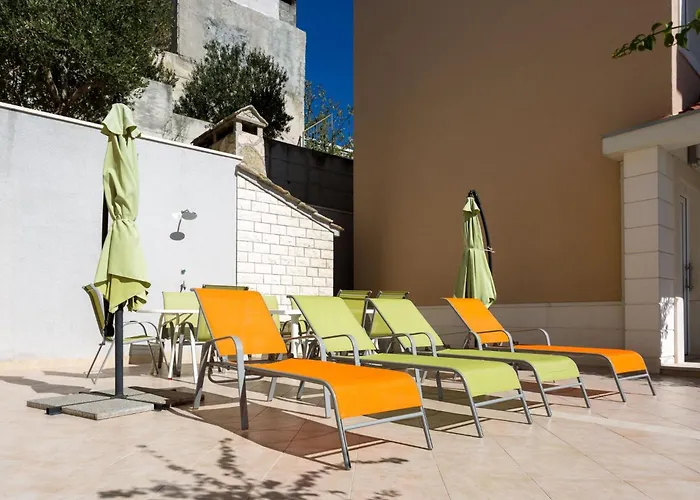 In Mit Grosser Terrasse By Interhome Apartman *